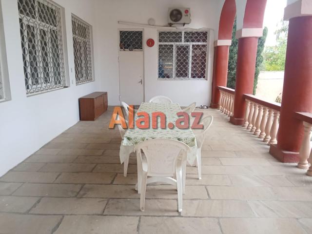 Mərdəkanda villa satılır