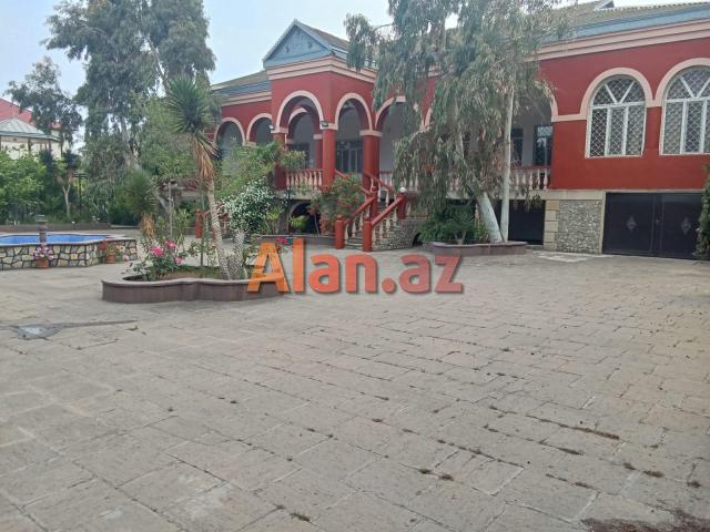 Mərdəkanda villa satılır