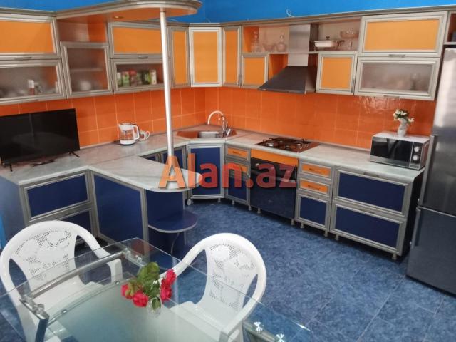 Mərdəkanda villa satılır