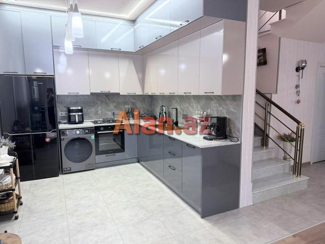 Mərdəkanda villa satılır
