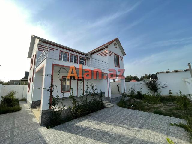 Buzovnada həyət evi satılır