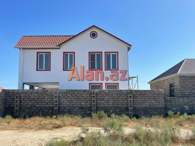 Buzovnada həyət evi satılır