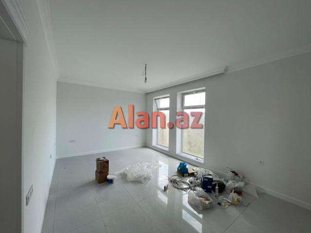 Buzovnada həyət evi satılır