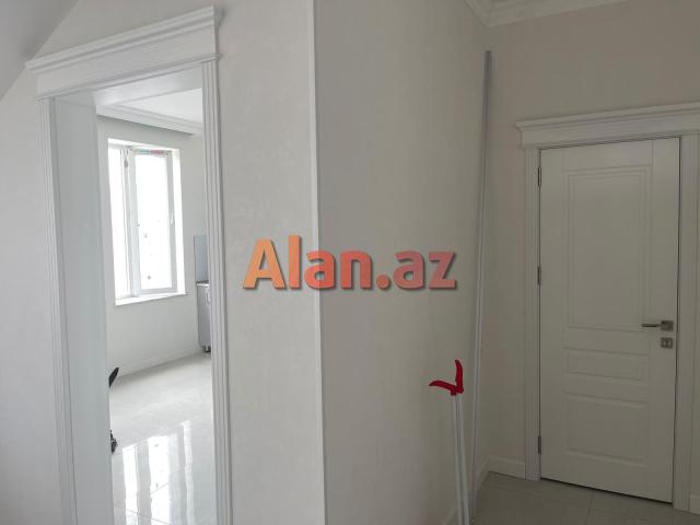 Buzovnada həyət evi satılır