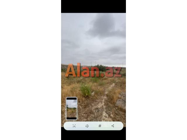 Ləhic baglarinda torpaq satılır