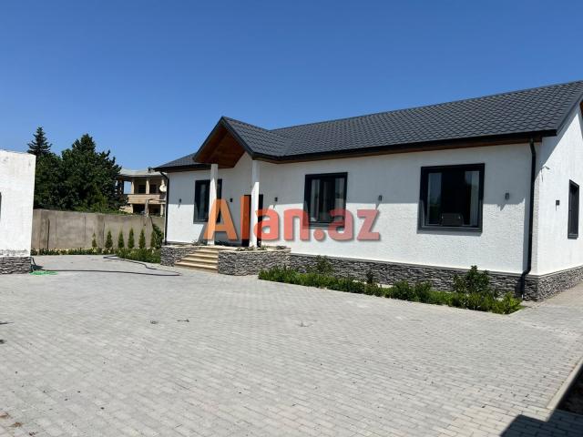Buzovnada həyət evi satılır