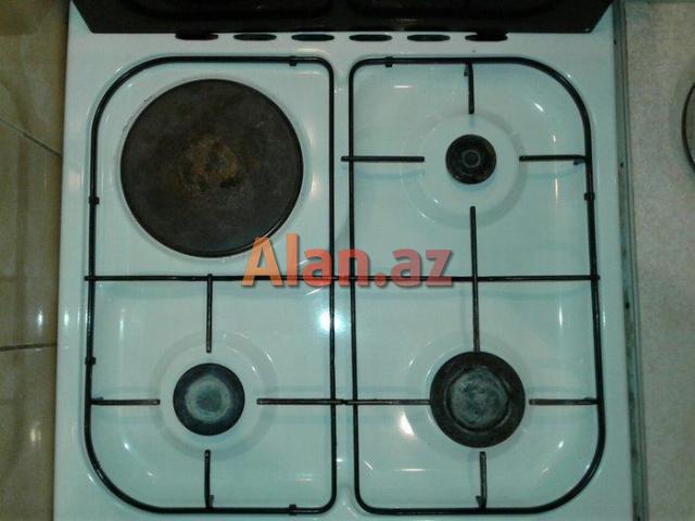 Qaz peçi satılır.