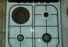 Qaz peçi satılır.