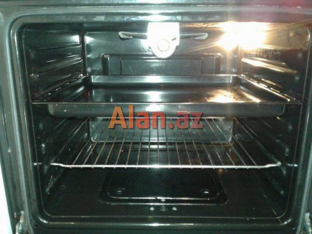 Qaz peçi satılır.